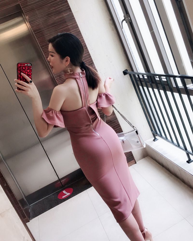 越来越多的女人丢掉T恤!改穿风情万种的包臀裙，真是有眼光