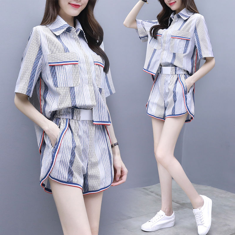 说的就是你，放下你的牛仔裤!今年流行这样的套装，洋气有女人味