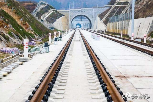  「全长」中国将全线通车的高铁线路，终点为广东广州南站，全长2