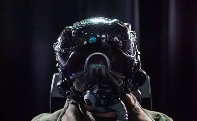  「此前」F-35现役头盔存在重大缺陷？美军欲再升级头盔配置，此前售价达360万