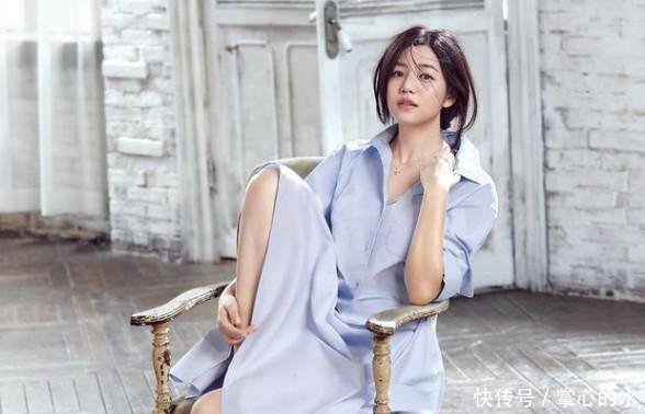 35岁陈妍希穿粉红色裙子,瞬间美出新境界,网友小龙女美回来了