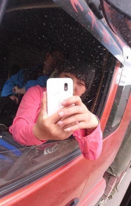 都说川藏线上的女生不干净, 看看他们怎么说!