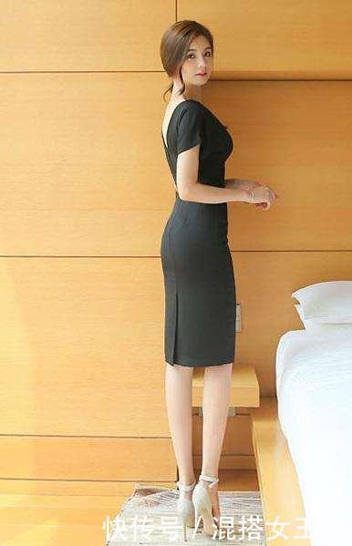 紧身包臀裙搭配高跟鞋，丝袜来点缀，散发着迷人的气息