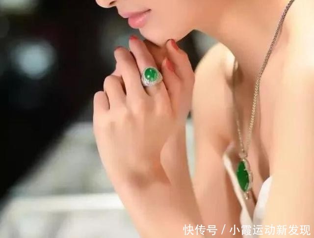  饰品■「3.8节」女人为什么对翡翠饰品情有独钟？