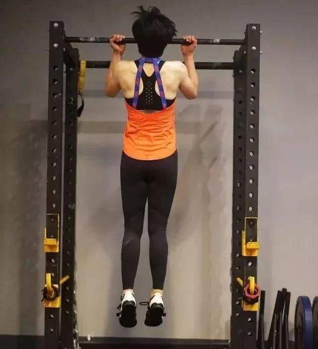 求你，不要再穿那么丑去健身房了!