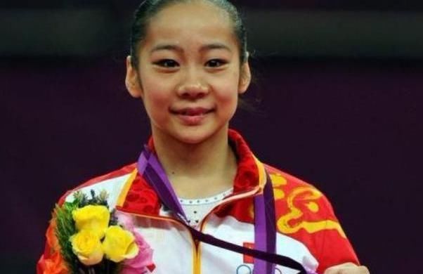  【退役】曾1米37的体操冠军，退役后却迎来“二次发育”，现如今美成这般