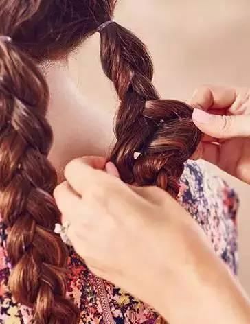 扎头发真的有那么难吗？你试试这个，再也不想披头散发