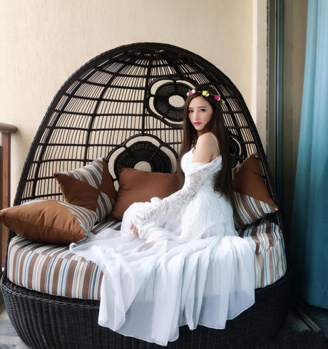 俏丽精致的萌系美女，不同穿搭美的千娇百媚，清澈眼神纯美动人