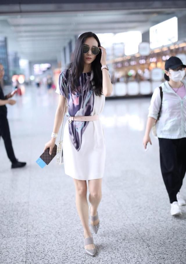 微胖女生夏天少穿这条裙子！谢娜大S都因为穿它秒变大妈！