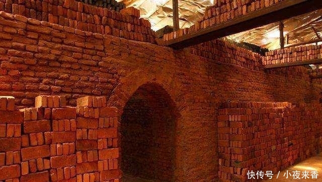  #水泥砖#禁止烧制红砖? 专家说烧制红砖不划算, 农民三句话让专