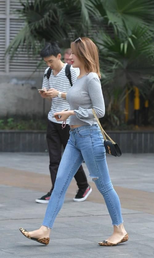 日常休闲款，纯色修身，让身材更吸睛