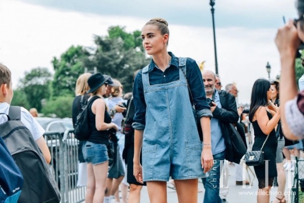 别再穿阔腿裤了 今夏最流行的“初恋裤”来了！