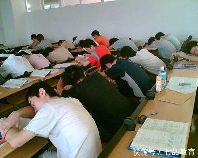 民办专科学校大学生,为什么不去上课也能有毕