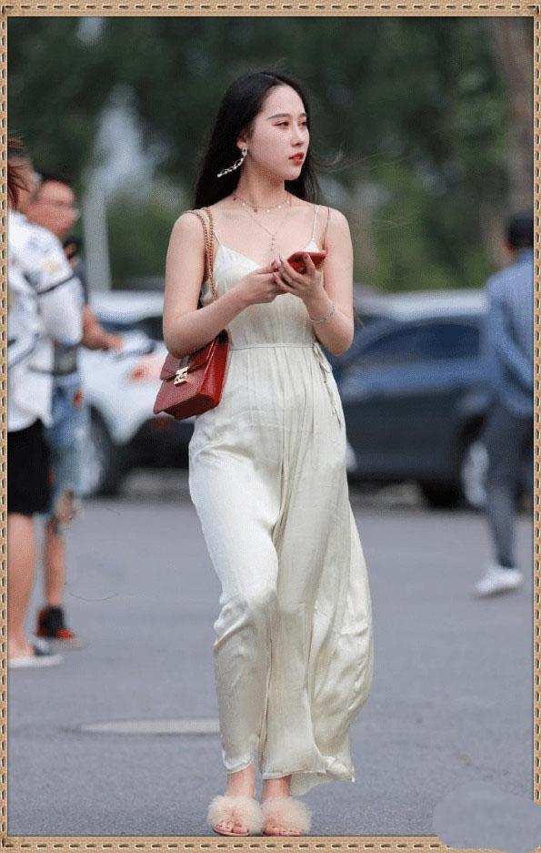  身影|街拍：不得不承认，妹子的身影真仙气十足，怪好看的吧？