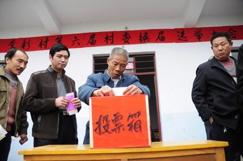 权力大了、工资长了、任期长了，村干部“三喜临门”，未来可期