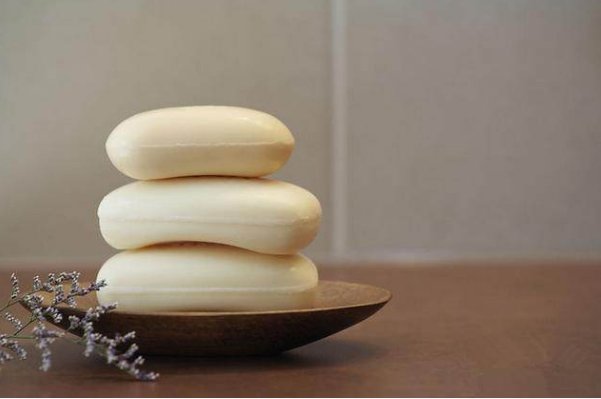 皮肤@洗澡的时候，用香皂好，还是“沐浴露”好？90%都没做对