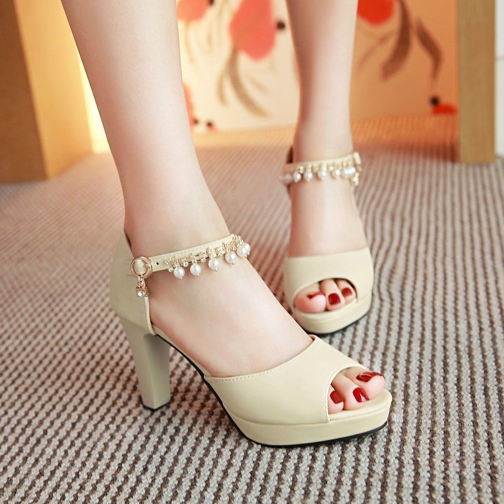 老婆身高159!不穿假增高鞋!一双真皮高跟鞋，远看也有175