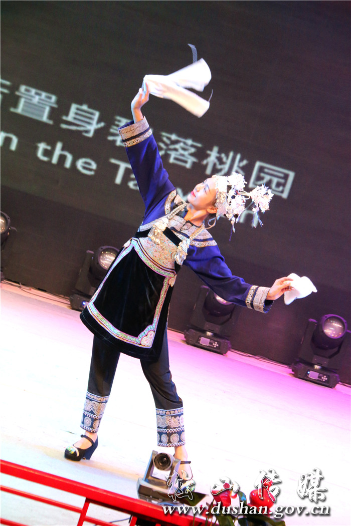 独山:为黔南民族服饰创意设计大赛整装待发