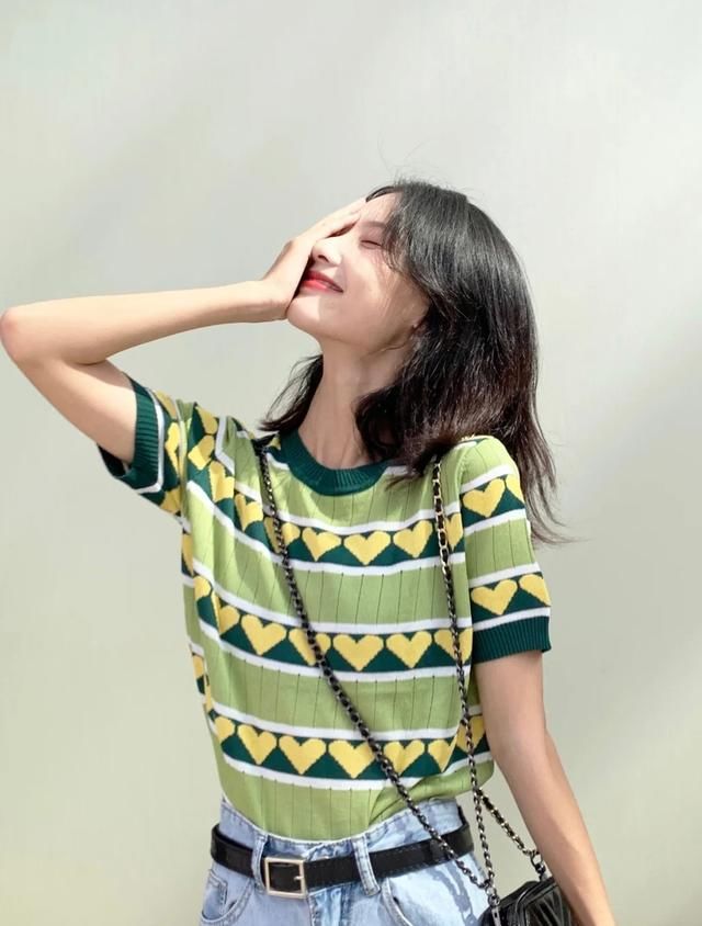  『凹出女性』初夏别总穿黑白灰了，换上这些绿色系单品，气质清新还显白