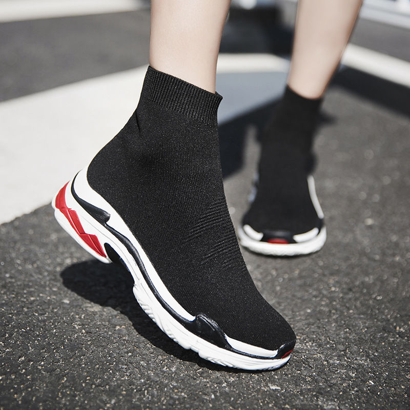 新发现一种:“袜子鞋”，比高跟鞋洋气，比凉鞋百搭，好穿不累脚