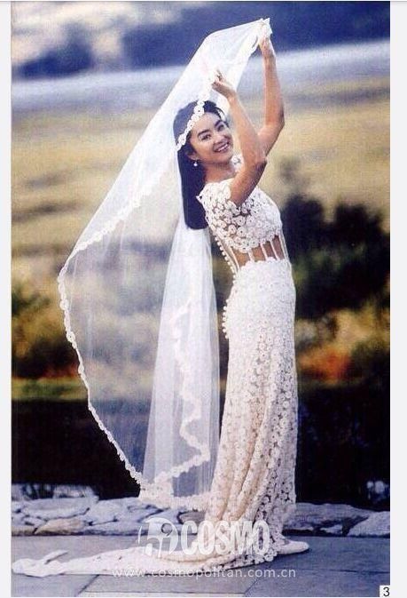 这位法国造型师穿衬衫结婚了，让我想起了赫本的头巾