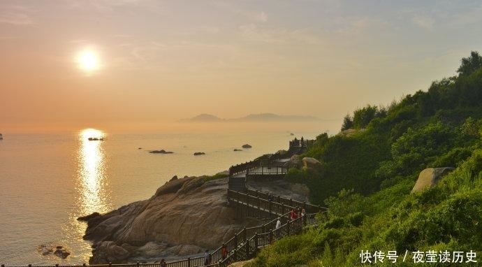  【七绝】七绝《满眼春田油菜黄》十二首许日辉