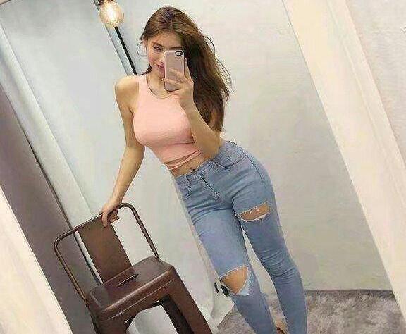 时装搭配, 初秋想穿出与众不同的高级感, 搭配一条蓝色的牛仔裤