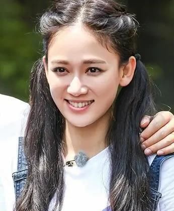  适合自己■女人过了40岁,这4种发型千万要“避开”,实在是太显老了