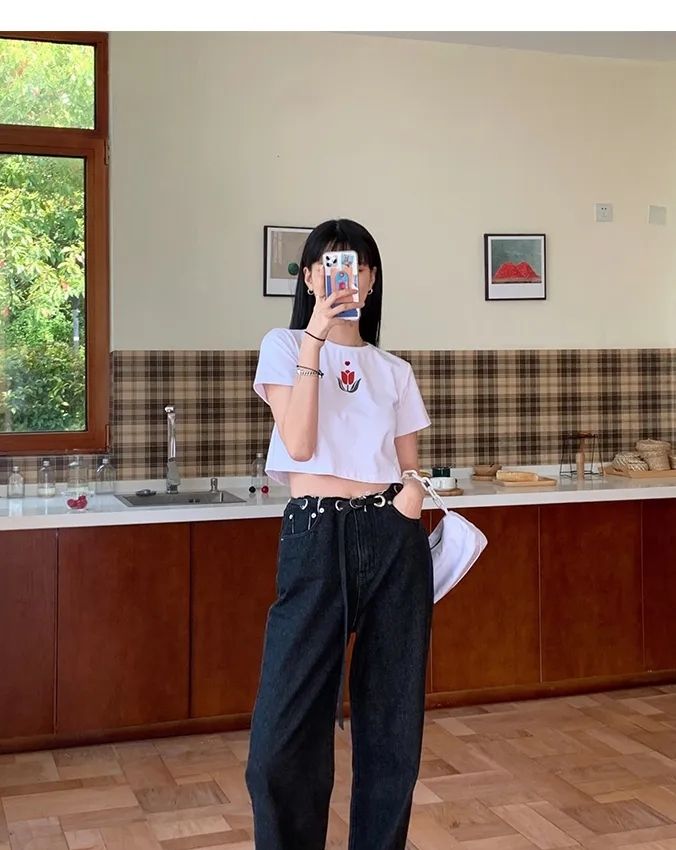  「春夏」丢掉你的阔腿裤吧!2020春夏的“裤王”是它,时髦精早就穿上了