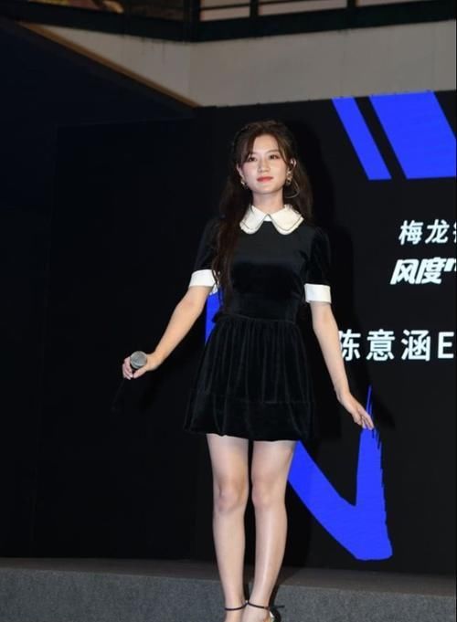  『让造型变』减龄又复古的娃娃领，让你成为早春焦点，多少岁都能驾驭的可爱风