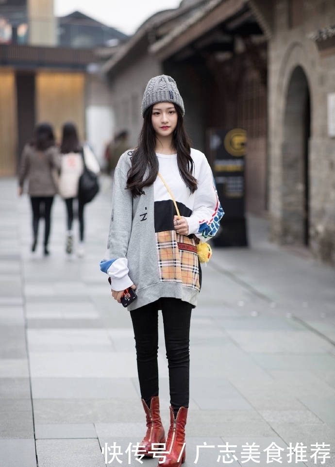  上身|百搭的修身牛仔裤，身材窈窕婀娜的小姐姐，穿上身舒适又时髦！