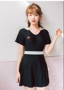 7款显瘦遮肉泳衣推荐