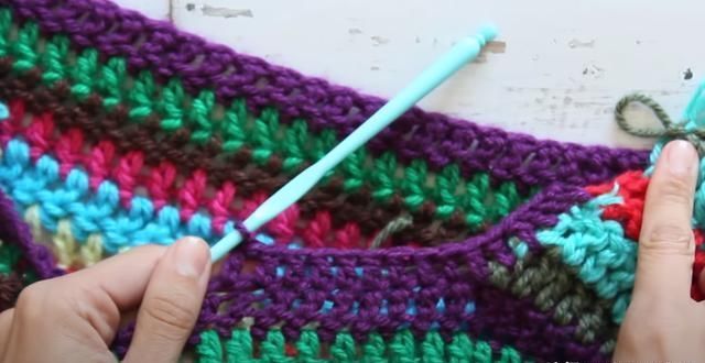  #融入#这样的钩针衫时尚又洋气，大胆融入自己喜欢的配色，彩虹衣教程