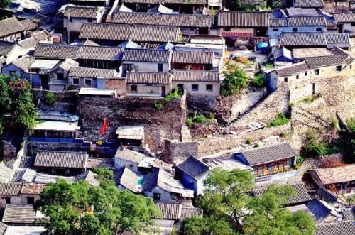 我国这个村庄的名字“难写难念”,很少有人能读对这个字,如今成