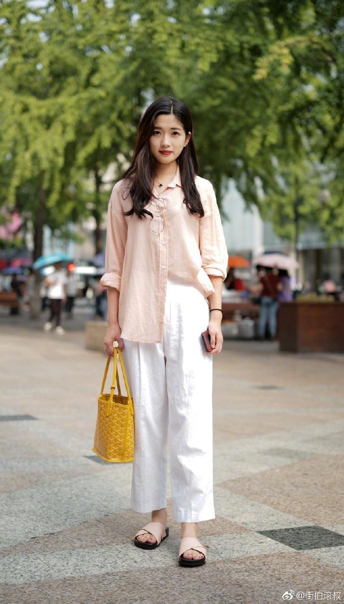 白色裤子，不管是修身款还是宽松款，其实都很有气质很优雅!