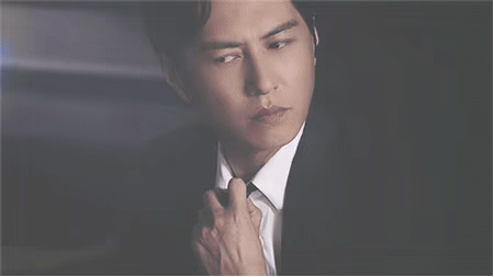 靳东商业价值太高惹人妒？媒体胡乱造谣被当事人狂打脸！