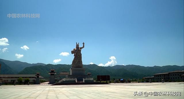 自驾游眉凤路到太白山以西第一高峰玉皇山，人少景美你一定要来哦