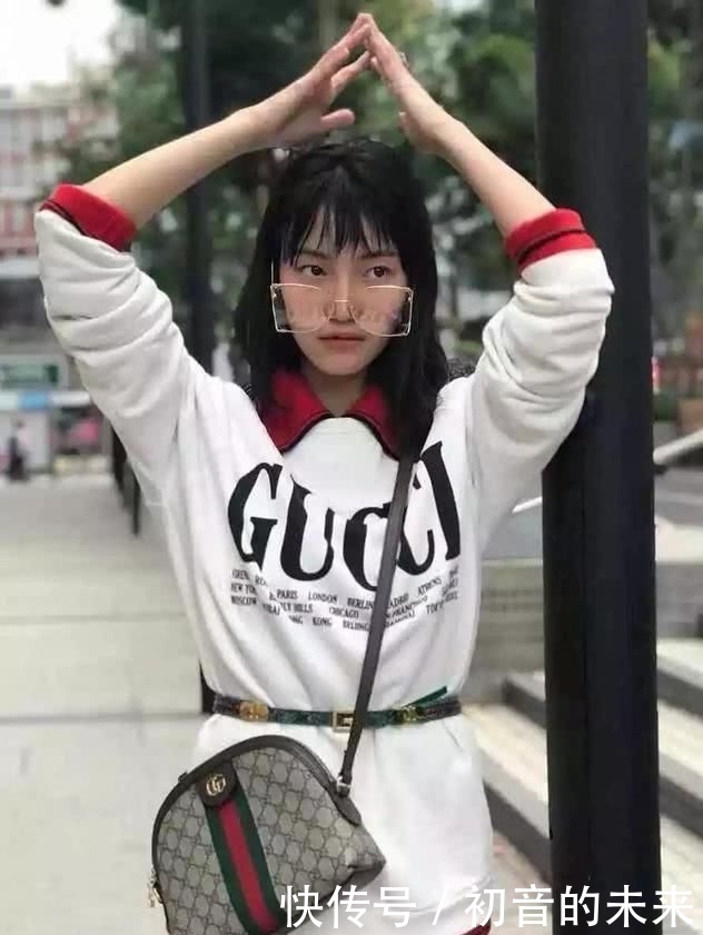  [最常见]早春卫衣正当时，get时尚达人的穿搭秘籍，减龄时髦又吸睛