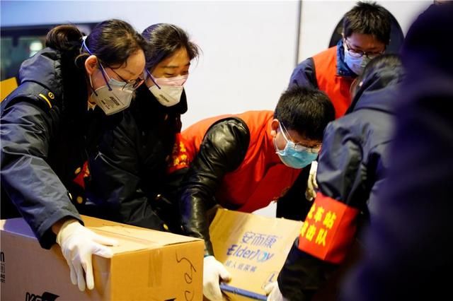 国家|第三批国家中医医疗队乘高铁火速驰援湖北