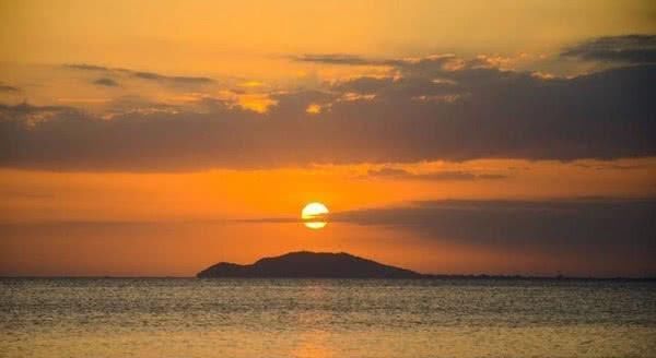 海南人评论外地游客:成都人舍得钱,上海人懂礼貌,东北就一个字