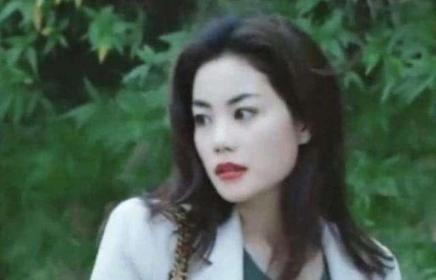 『风华绝代』不老女神!38张王菲的珍贵老照片曝光,真的是天生丽质,风华绝代
