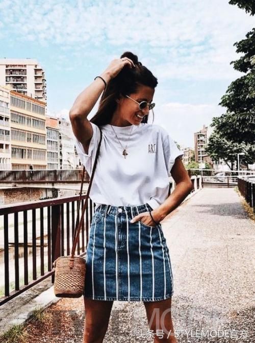 字母Tee这样搭，才时髦爆棚！