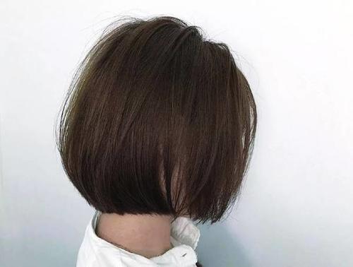 初秋短发流行剪“灯笼头”，剪了千万不要发朋友圈，因为太美了！