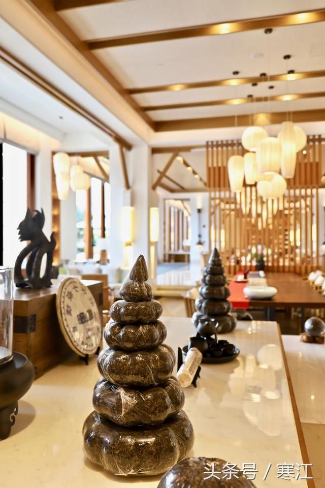 丽江古城80元维护费收了这么多年，但束河旁的梦幻水秀却坚决免费