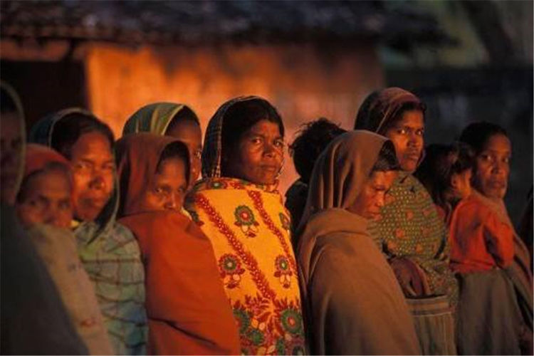 印度火车真的都是人?真实体验一点都不拥挤,还能躺着睡大觉!