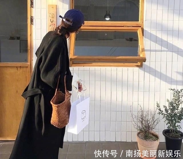  『真的』黑色大衣你真的会穿吗？8套随性穿搭任你挑，显瘦学起来