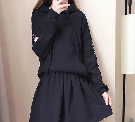 马上就到中秋，别买风衣了！今年流行穿洋气卫衣，显瘦显嫩超养眼