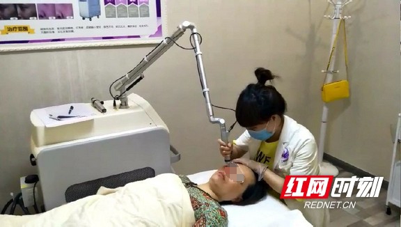 辣妈祛斑效果不佳 超皮秒手术助其解除烦恼