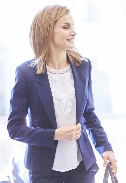 各国王妃穿西装,凯特王妃美极了,最后一位穿了像大咖