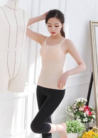 活力浪漫的打底裤美女，增添精致感，展现女性优雅气质！